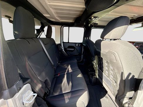 Used 2021 Jeep Wrangler Unlimited Rubicon w/ Dual Top Group image 23