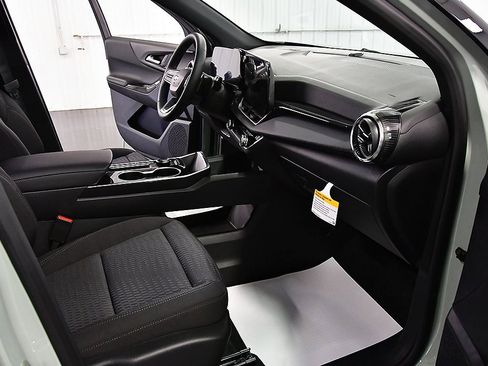 New 2026 Chevrolet Equinox LT w/ LPO, Floor Liner Package image 26