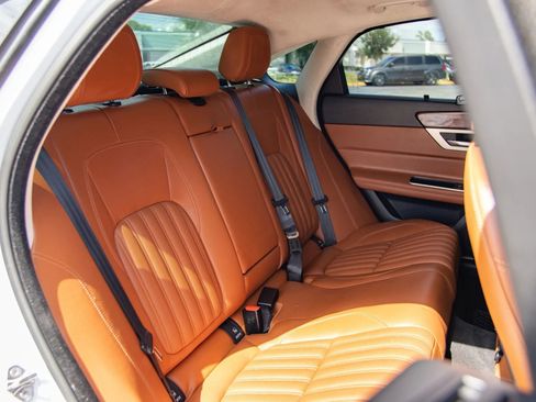 Used 2018 Jaguar XF Portfolio AWD/4WD image 37