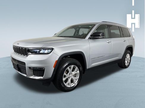Used 2023 Jeep Grand Cherokee L Limited AWD/4WD image 4