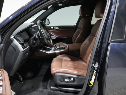 Used 2021 BMW X7 M50i image 11