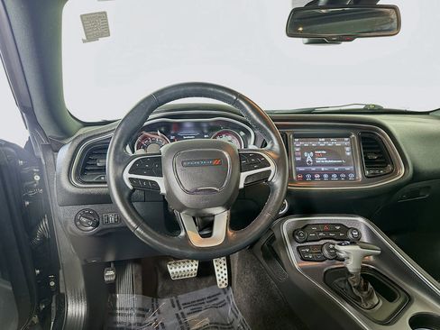 Used 2018 Dodge Challenger GT w/ Driver Convenience Group image 23