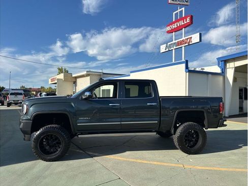 Used 2017 GMC Sierra 1500 Denali w/ Denali Ultimate Package AWD/4WD image 11