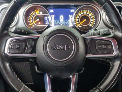 Used 2020 Jeep Wrangler Unlimited Sahara image 13