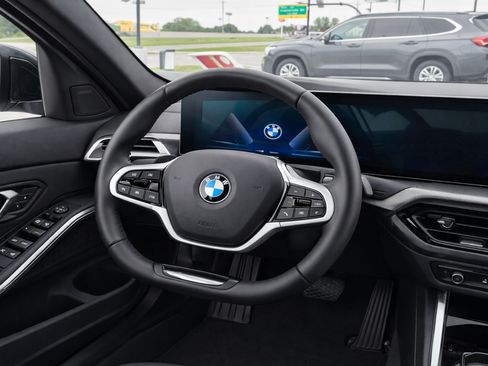 Used 2025 BMW 330i xDrive Sedan AWD/4WD image 11