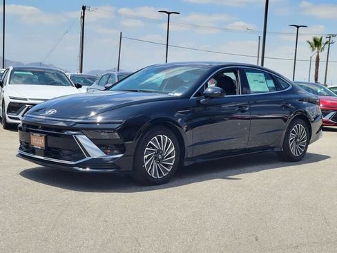 New 2026 Hyundai Sonata Limited FWD image 2
