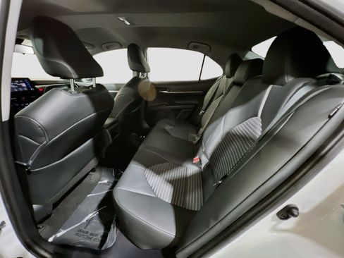 Used 2023 Toyota Camry SE FWD image 16