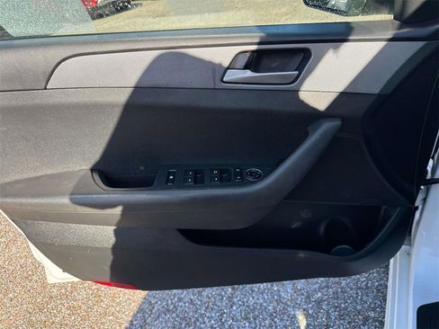 Used 2019 Hyundai Sonata SE image 20