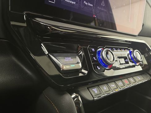 Certified 2025 GMC Sierra 2500 AT4 w/ Technology Package image 25