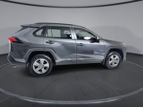 Used 2024 Toyota RAV4 XLE AWD/4WD image 9