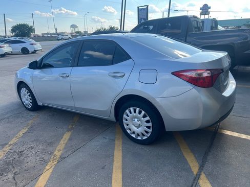 Used 2017 Toyota Corolla LE FWD image 4