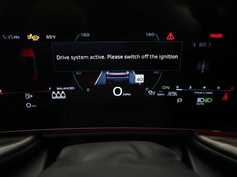 Certified 2025 Audi Q5 Premium Plus w/ Premium Plus AWD/4WD image 2