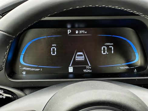 Used 2025 Hyundai Elantra Sport FWD image 25