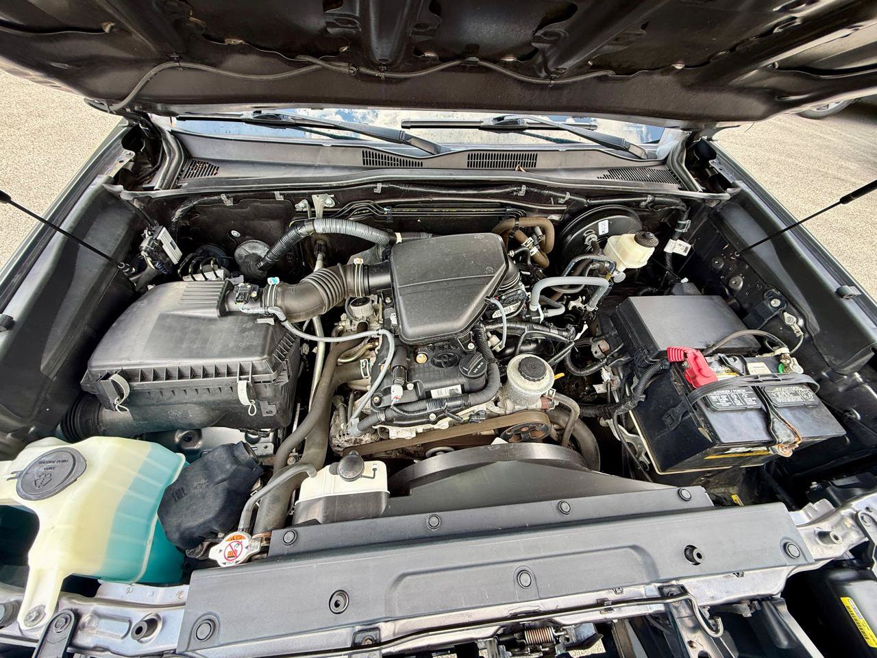 Used 2018 Toyota Tacoma SR w/ SR Convenience Package RWD image 14