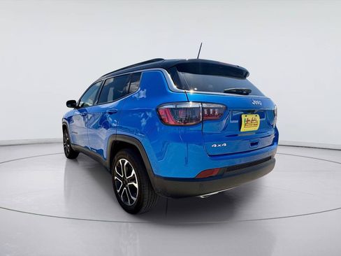 Used 2023 Jeep Compass Limited AWD/4WD image 2