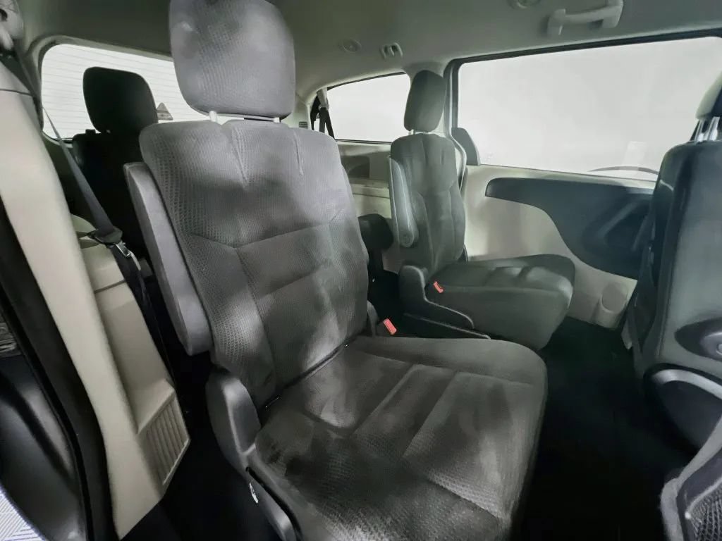 Used 2016 Dodge Grand Caravan SE w/ Quick Order Package 29E SE FWD image 25