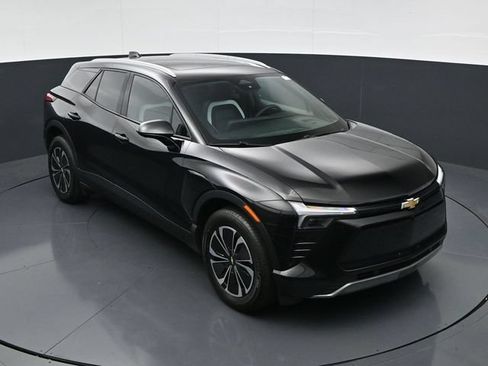 Used 2024 Chevrolet Blazer EV LT AWD/4WD image 35
