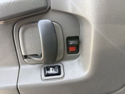 Used 2015 GMC Savana 3500 Extended image 10