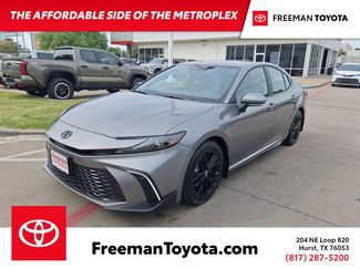 Used 2025 Toyota Camry SE video 1
