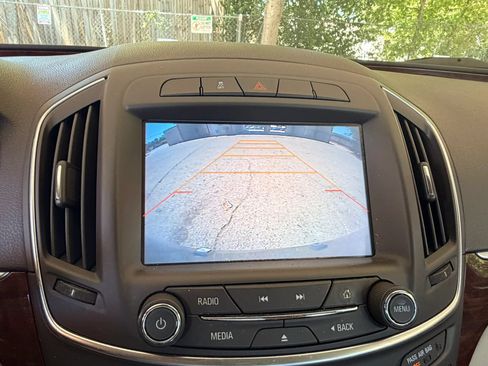 Used 2016 Buick Regal FWD image 17