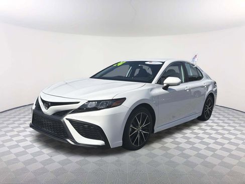Certified 2024 Toyota Camry SE w/ Cold Weather Package AWD/4WD image 3
