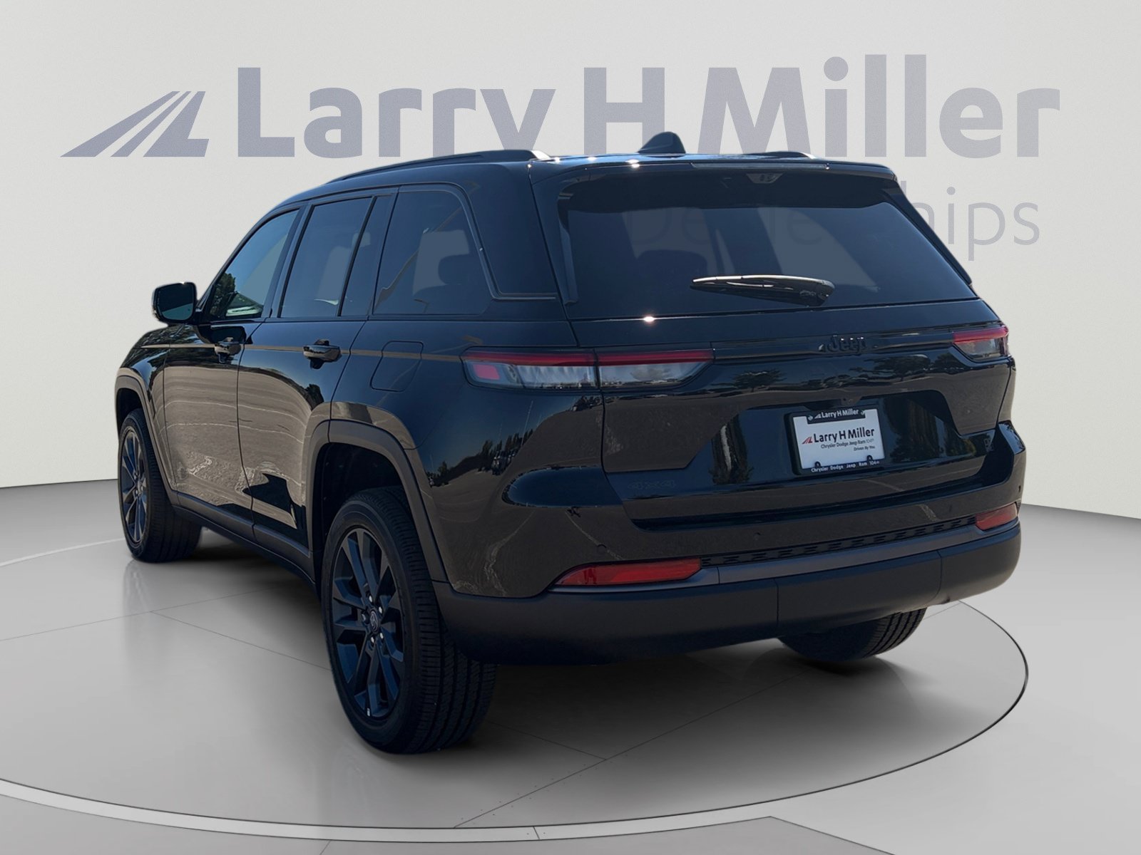 New 2026 Jeep Grand Cherokee Limited AWD/4WD image 4