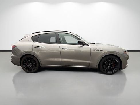 Used 2022 Maserati Levante GT AWD/4WD image 2