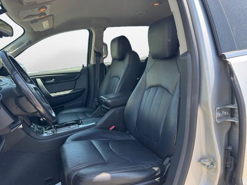 Used 2017 Chevrolet Traverse LT AWD/4WD image 9