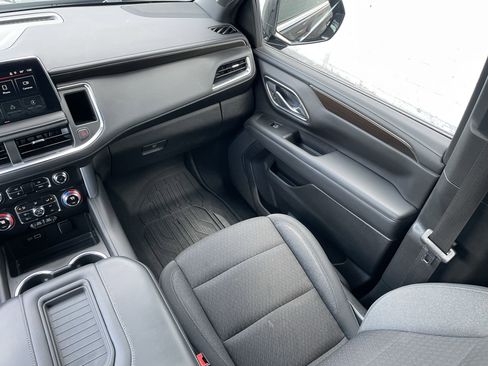 Used 2023 GMC Yukon XL SLE w/ Gmc Pro Safety Plus Package image 17