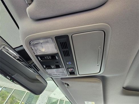 Used 2020 Honda Pilot Touring image 35