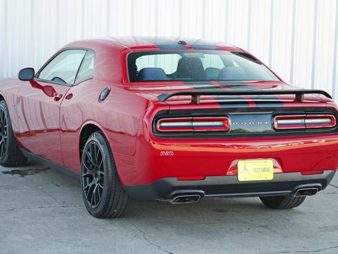 Used 2015 Dodge Challenger R/T w/ Quick Order Package 22B R/T image 37