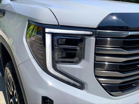 Used 2025 GMC Sierra 1500 AT4 w/ AT4 Premium Package AWD/4WD image 27