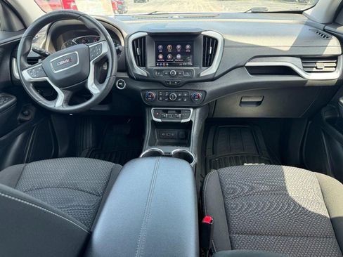 Used 2022 GMC Terrain SLE w/ Driver Convenience Package FWD image 11
