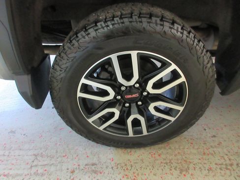 Used 2020 GMC Sierra 1500 AT4 w/ AT4 Premium Package image 23