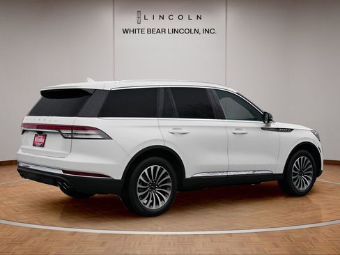 Used 2023 Lincoln Aviator AWD w/ Premium Package image 5