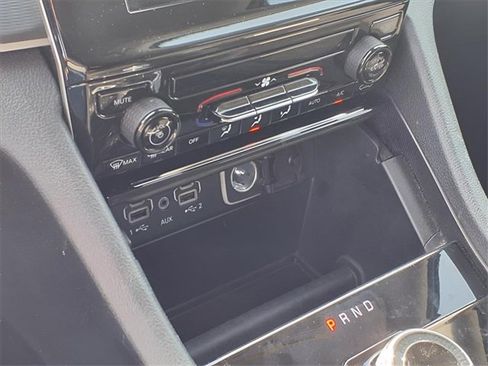 Used 2023 Jeep Grand Cherokee L Laredo image 10