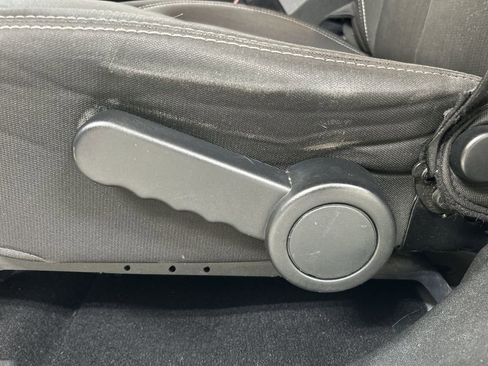 Used 2017 Jeep Wrangler Unlimited Sahara w/ Connectivity Group image 10