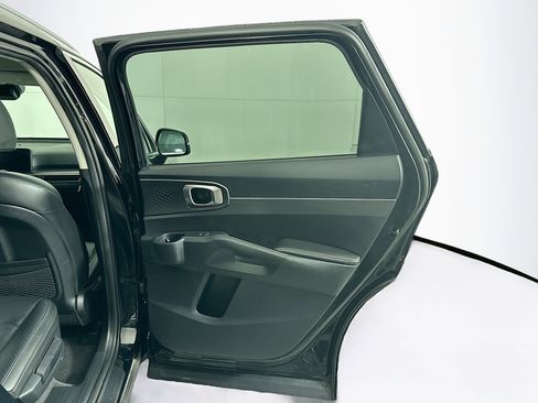 Used 2024 Kia Sorento S image 31