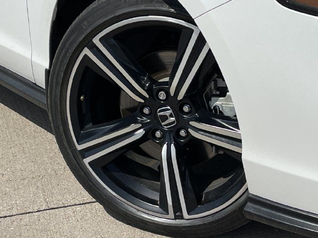 Used 2024 Honda Accord Sport image 9