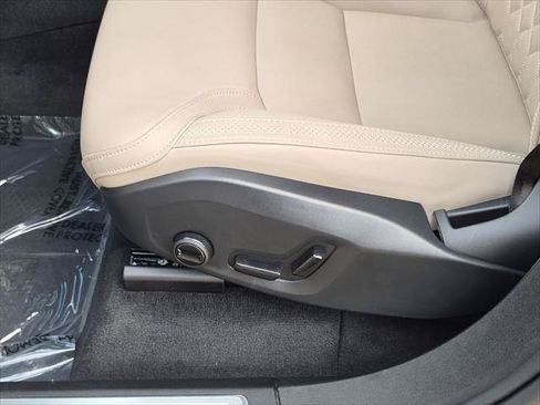 Used 2026 Volvo XC90 T8 Plus w/ Protection Package Premier AWD/4WD image 22