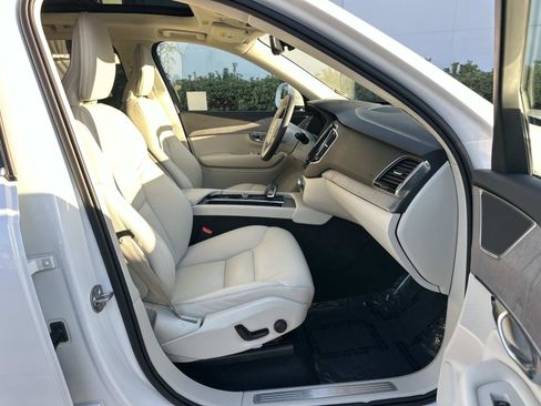 Certified 2025 Volvo XC90 B6 Plus w/ Protection Package Premier image 26