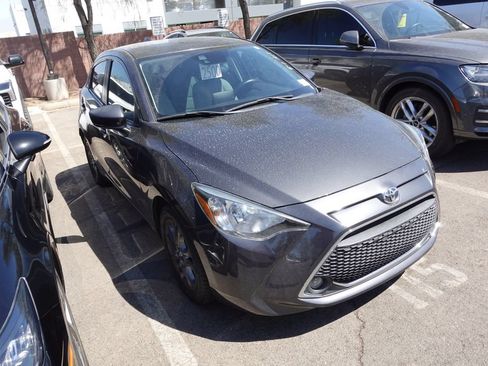 Used 2020 Toyota Yaris LE FWD image 2