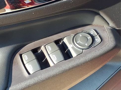 Used 2022 Chevrolet Equinox LT FWD image 12