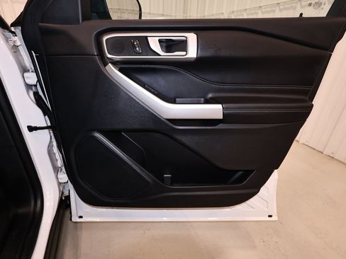 Certified 2023 Ford Explorer XLT w/ Equipment Group 202A AWD/4WD image 22