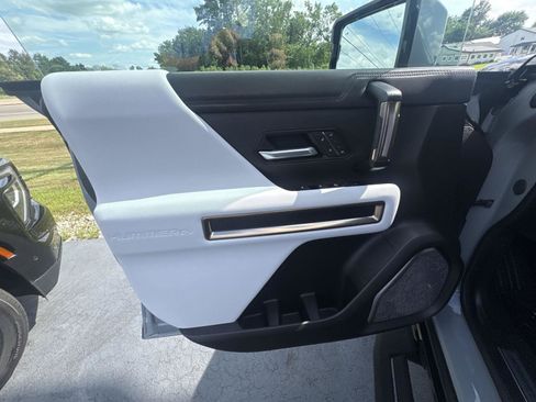 Used 2025 GMC Hummer EV 3X AWD/4WD image 8