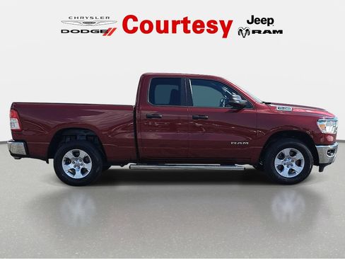Used 2023 RAM 1500 Big Horn AWD/4WD image 3