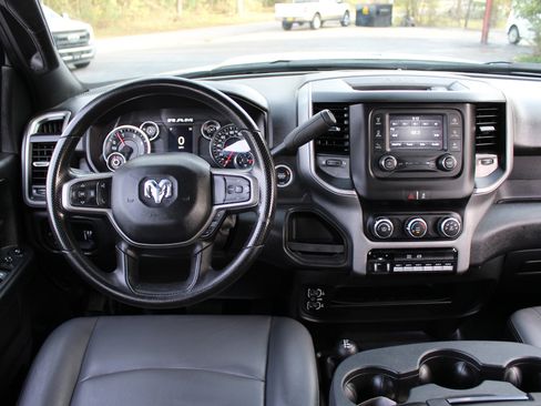 Used 2024 RAM 2500 Tradesman w/ Chrome Appearance Group image 27