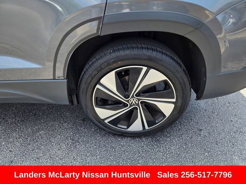 Used 2024 Volkswagen Taos SE AWD/4WD image 12
