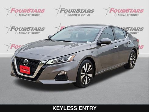 Used 2021 Nissan Altima 2.5 SV w/ SV Premium Package image 9