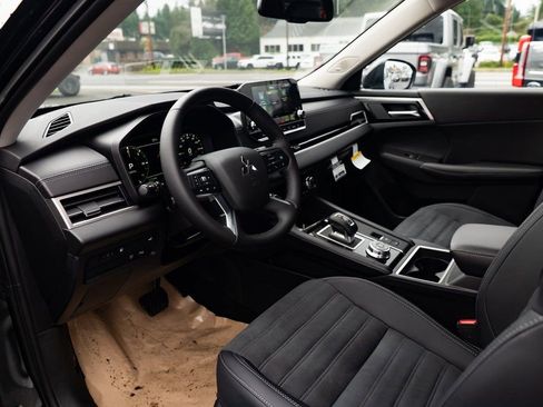 New 2025 Mitsubishi Outlander SE AWD/4WD image 18